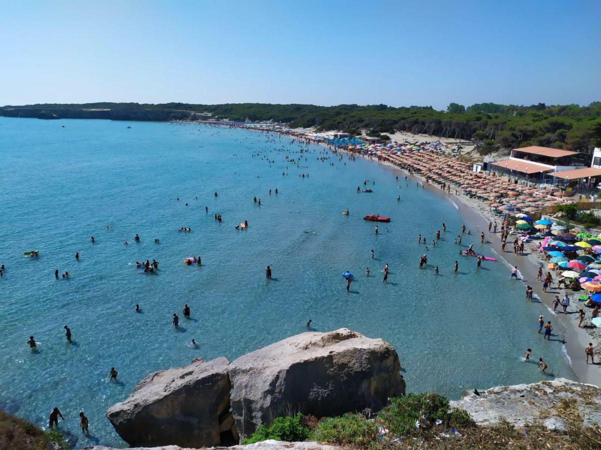 Villetta fronte mare Torre dell'Orso Exteriör bild